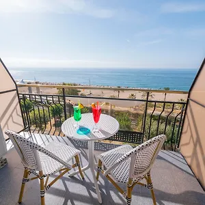 Hotell Checkin Garbi, Calella